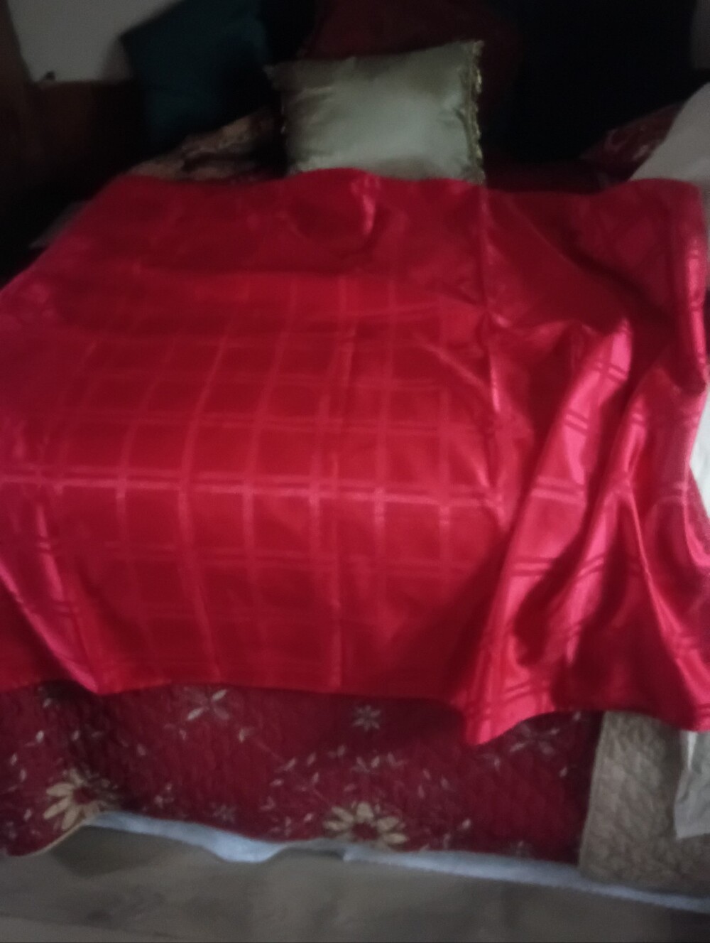 Red Satin Bedspread with Subtle Check Pattern - Picture 2 of 2